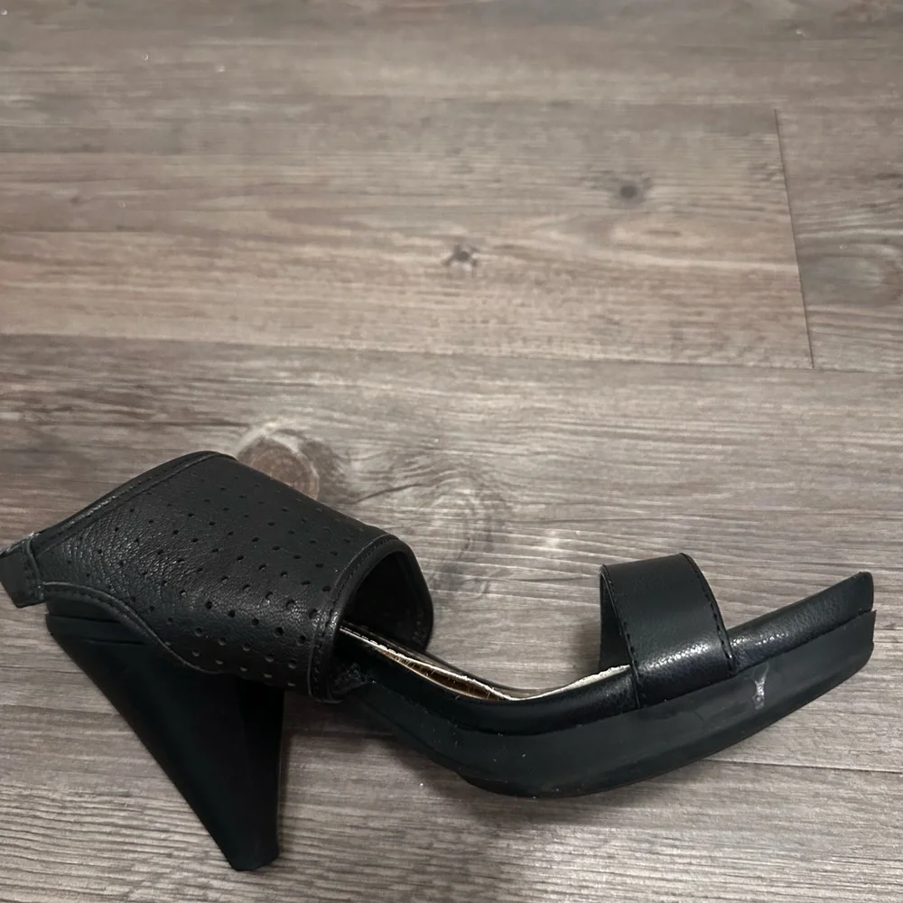 Black KENNETH COLE REACTION Ankle Strap Leather Women Shoes - Size 7.5 - Picture 11 of 14